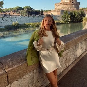 Shona Joy beautiful silk touch fabric only worn 1x on honeymoon no damage